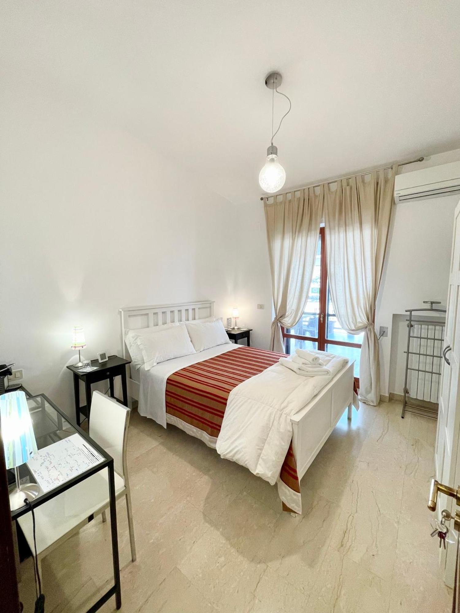 B&B Le Saline Taranto Exterior photo